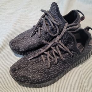 Yeezy Boost 350 - Pirate Black - Size US 8 Used Condition